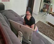 Garota indiana inocente &eacute; pega assistindo pornografia e &eacute; fodida pelo padrasto from indian porn fuck a