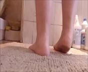 Esclusivo video dei miei piedini pronti per essere leccati ed adorati from college sex doha