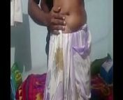 Indian saree aunty Deep navelJuicy belly from sari clothes aunty fingering