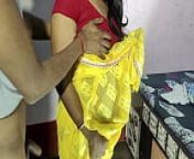 मुन्ने ने सौतेली माँ को गांड चोदा साड़ी में पार्टी में जाने से पहले हिंदी आवाज में from sari go by
