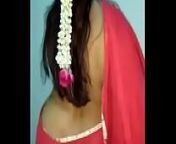 bhabhi in red saree exposing from desi aunty cleavage in road