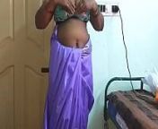 देसी भाभी अपनी साड़ी उठाकर झाटों वाली चूत दिखाती हुई from tamil sex vdoes co