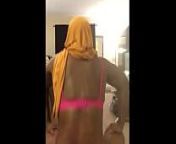 Bubble Butt Tgirl Twerks in Hijab from ts cd night walk cum