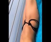 Daniela Fainus entrenando en bikini from beach yoga workout