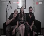 Live com atores porn&ocirc; termina em menage (Trailer SEXTALK) from telugu sextalk in phone