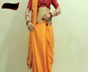 Sexy Girl Saree Tutorial from sari tite girls