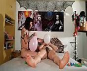 Couple stuff baloons & popping them with ass & pussy pt1 HD from baloons