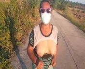 Auntie walks and shows off her breasts on the side of the road. from kruti karabanda aunty boob show videos in bra and blouse i