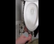 Huge average dick pissing in toilet shaking cock off from 98 tang